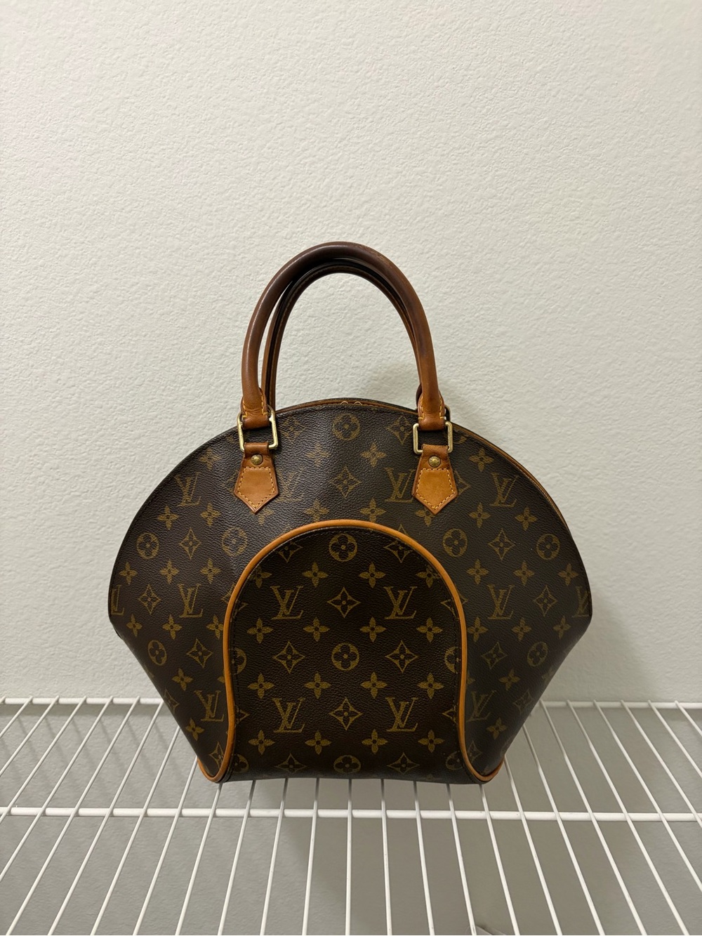 Louis Vuitton Bag - Picture 5 of 11